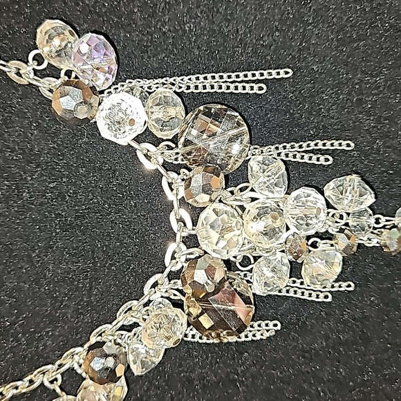 Clear & Smokey Cut CRYSTAL BEADS w/Silvertone accents on Silvertone 16" Necklace - Picture 2 of 8